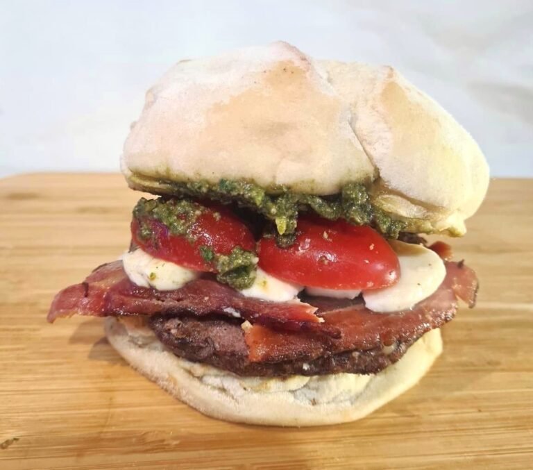 Burguer caprese con bacon